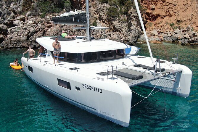 Catamaran in Alghero, daily boat trip - The Experience in Detail