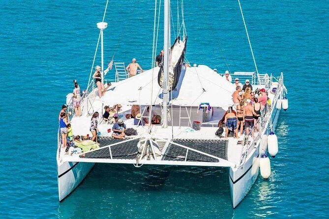 Catamaran Tour to Isla Mujeres from Cancún with Bar and Lunch - Who Is This Tour Best For?