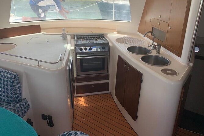 Catamaran Tour to Isla Mujeres Snorkeling with Buffet and Open Bar - FAQ