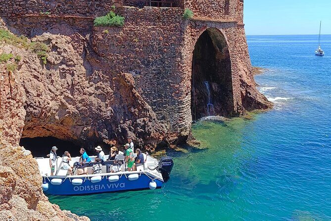 Catamaran trip to Berlengas Island + visit to the caves - Exploring the Berlenga Island Catamaran Tour—Is It Worth It?