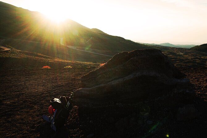 Catania: Mt. Etna sunset&wine experience - Lava Tube Exploration