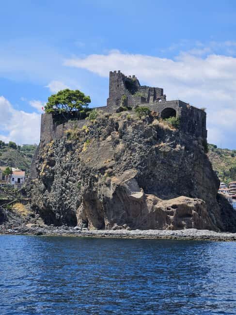 Catania: Sailing Boat Tour with Brunch and Swimming Stop (4h) - Analyzing the Cost and Value