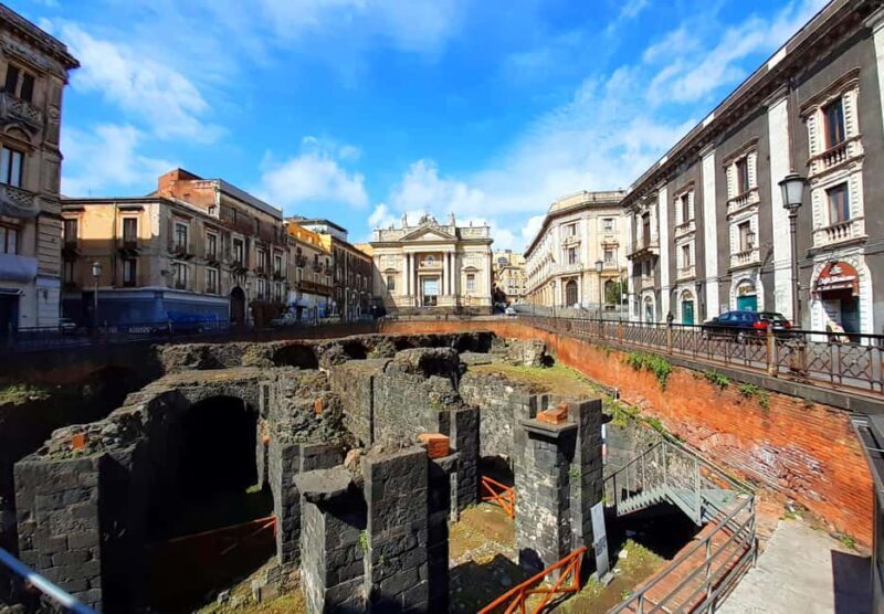 Catania: walking tour with tasting - Key Points