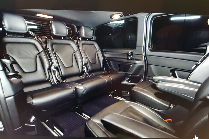 CDG - Disneyland paris Private Van Transfer from Paris CDG Airports to Disney - What to Expect During Your Ride