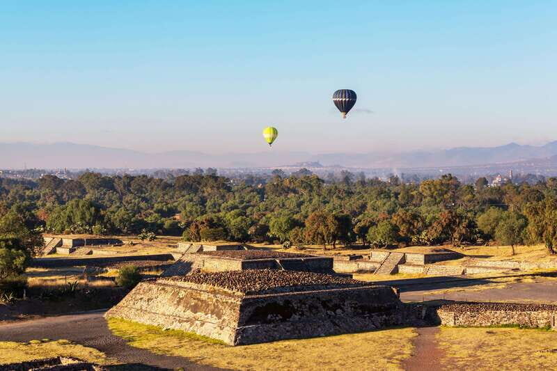 CDMX: Fly over Teotihuacan in a hot air balloon, with transfers and breakfast included. - The Toast and Breakfast: A Nice Touch