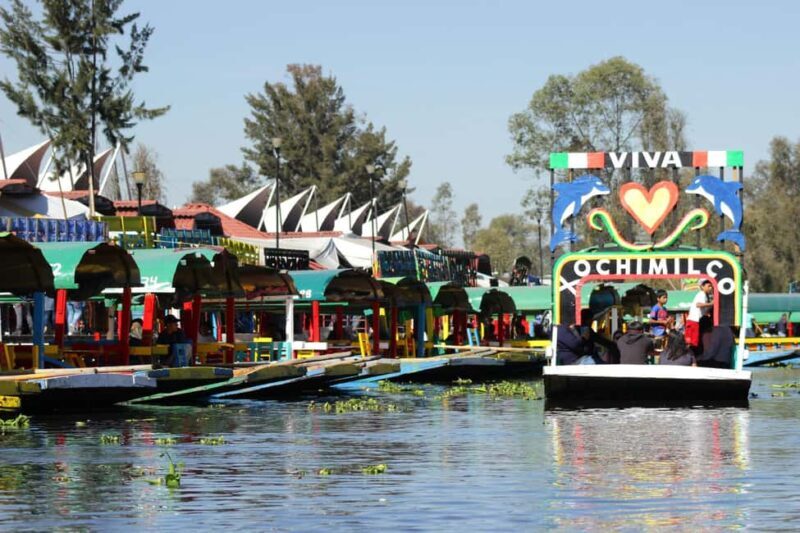 CDMX: Trajinera party in Xochimilco with tacos, music, and drinks - FAQs