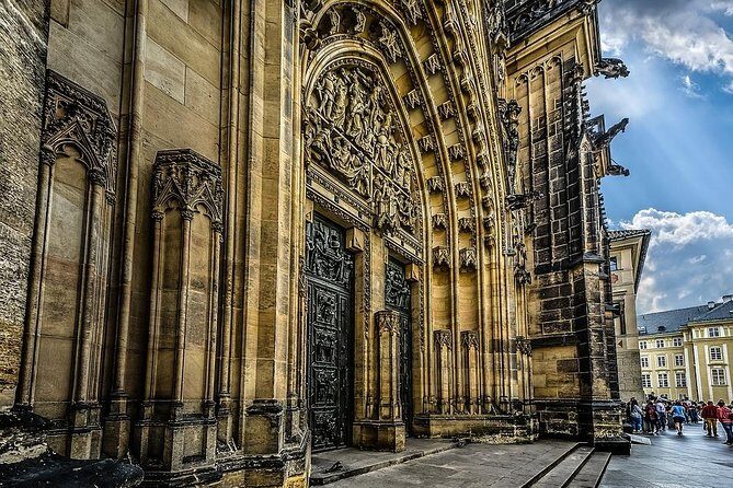 Central and Eastern Europe Highlights 7-Day Tour from Frankfurt - FAQs