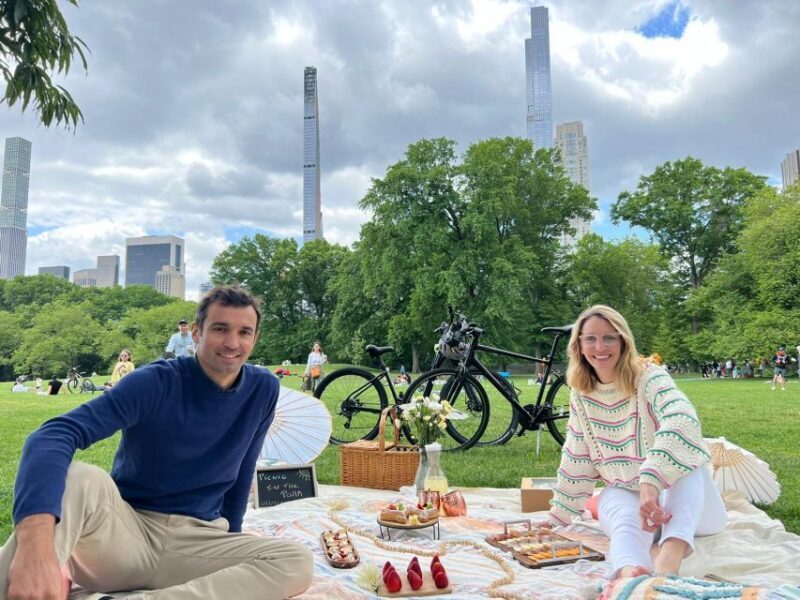 Central Park, NYC: Private Bike Tour and Luxurious Picnic - Key Points