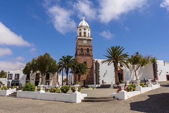 César Manrique: Northern Lanzarote Guided Tour - Who Should Consider This Tour?