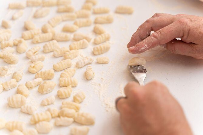 Cesarine: Private Pasta Class at Local's Home in Catania - Analyzing the Value
