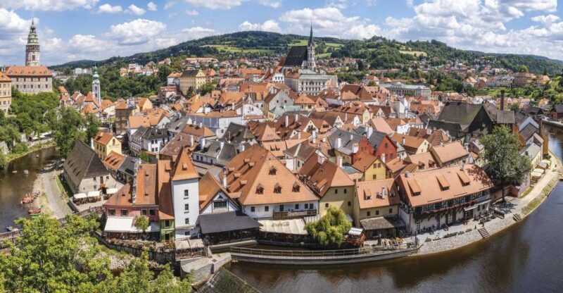 Cesky Krumlov: Private Walking Tour - Deep Dive: The Itinerary Breakdown