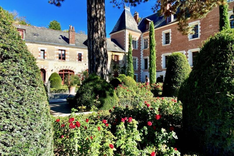 Chambord, Chenonceau, Da Vinci Castle Tour from Paris - FAQ