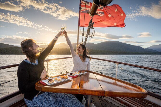 Champagne Sightseeing Cruise on Lake Te Anau - Key Points