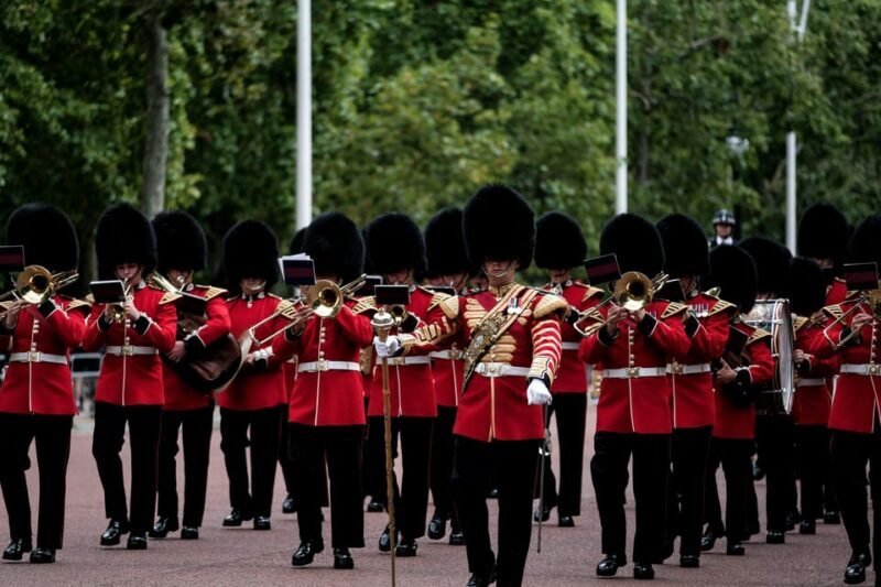 Changing of the Guard and Buckingham Palace Entry Ticket - Key Points