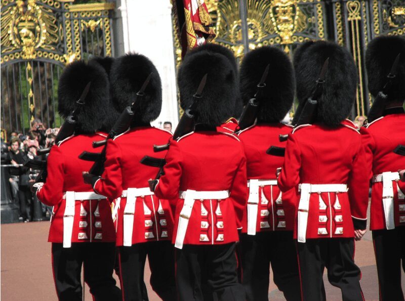 Changing of the Guard at Buckingham Palace - The Experience: Pros and Cons