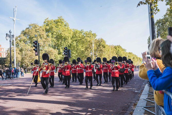 Changing of the Guard Guided Walking Tour in London - The Sum Up