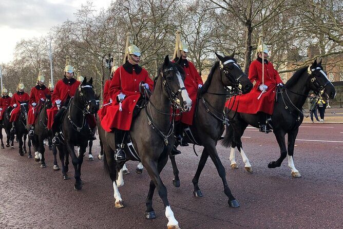 Changing of the Guard Guided Walking Tour in London - FAQ