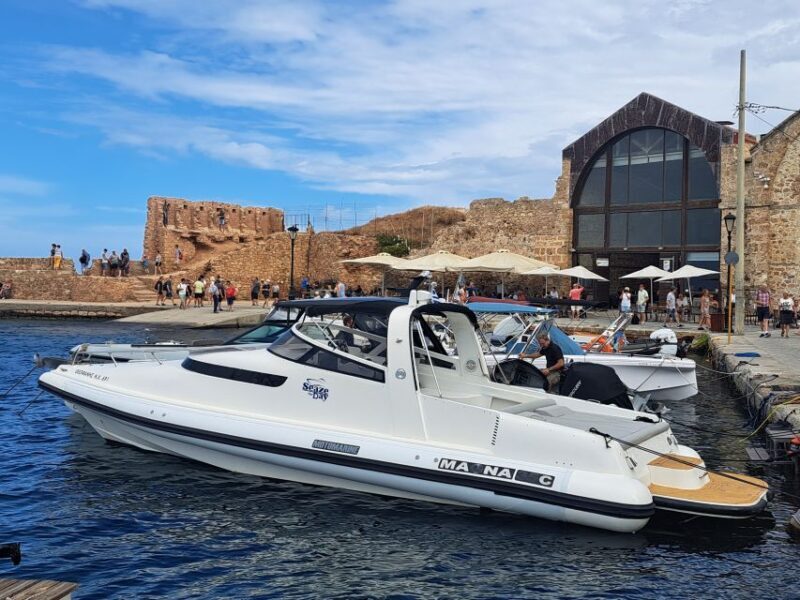 Chania: Full-Day Santorini Private Cruise with Visit to Oia - Setting the Scene: What’s Included and What to Expect