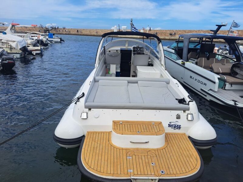 Chania: Full-Day Santorini Private Cruise with Visit to Oia - FAQs