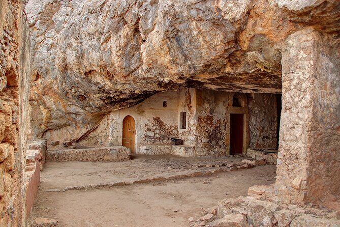 Chania: Hiking through History and Hidden Gems at Katholiko Bay - The Hike Begins: Rugged Terrain and Scenic Vistas