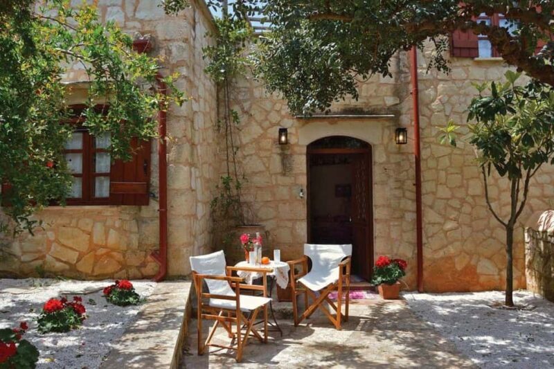 Chania: Monasteries and Vamos Village Tour with Lunch - The Taverna Lunch: A Flavorful Experience