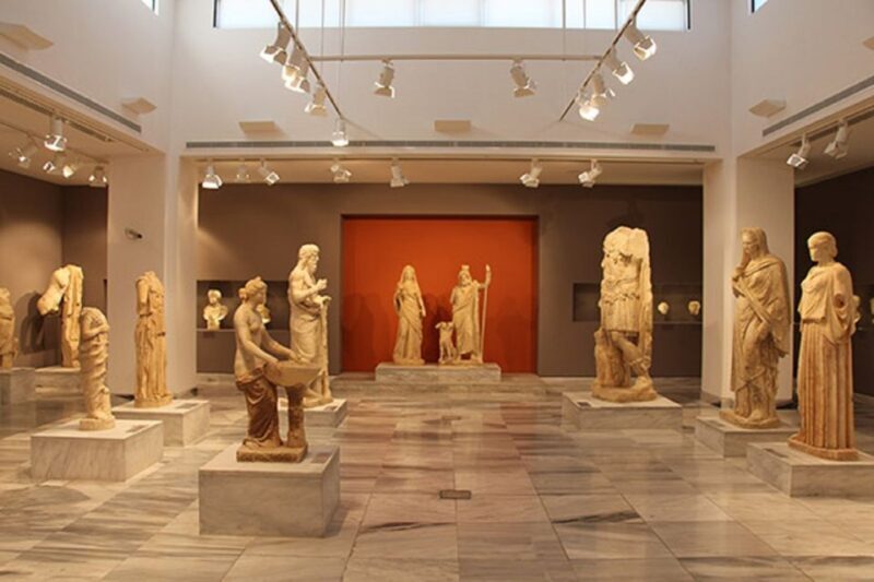 Chania/Rethymno: Knossos & Heraklion Archaeological Museum - Who Should Consider This Tour?