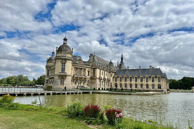 Chantilly Tour: Great Stables and Renaissance Meal from Paris - What the Tour Includes and How It’s Structured