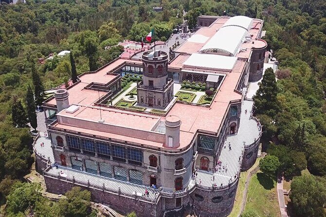 Chapultepec Castle Tour: Walk Through Gardens, History, and Views - The Experience on the Ground
