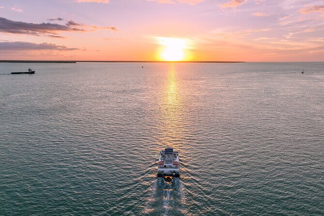 Charles Darwin Dinner Cruise - The Views and Atmosphere