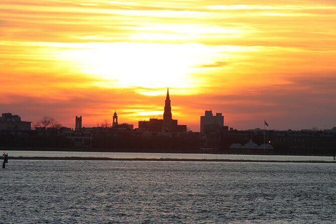 Charleston Harbor Luxury Dinner Cruise with Live Music - Key Points