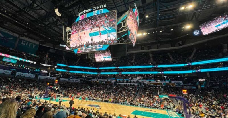 Charlotte: Charlotte Hornets Basketball Game Ticket - The Experience at Spectrum Center