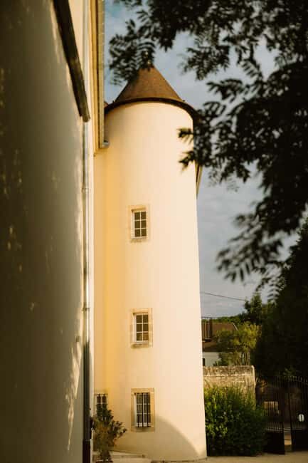 Château de Tavannes: a guided tour of the outdoor estate and the basements - Is it good value?