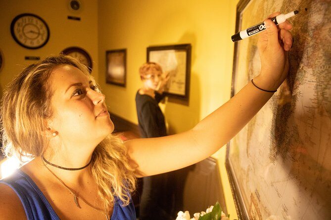 Chattanooga "The Inheritance Mystery Room" Escape Room Admission Ticket - How the Guides Make a Difference