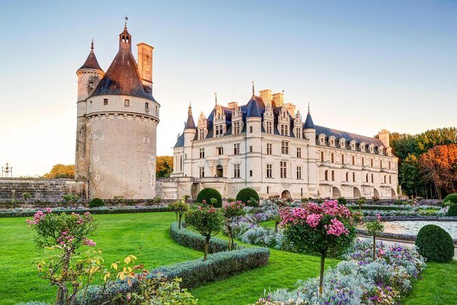 Chenonceau Castle guided half-day trip from Tours - Key Points