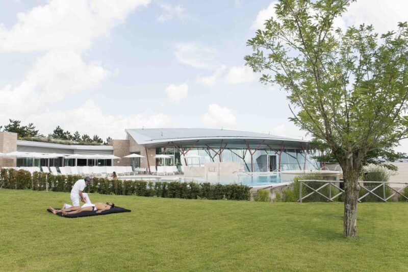 Chianciano Terme: Theia Thermal Pools Entrance Ticket - The Atmosphere and Setting