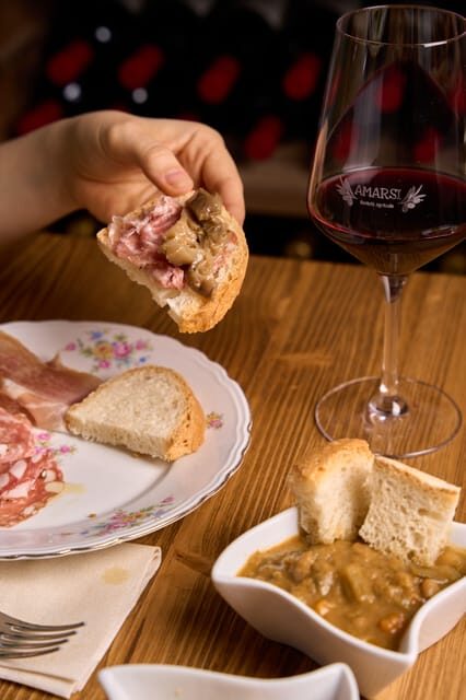 Chianni: wine and oil tasting with lunch or dinner - Key Points