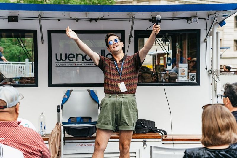 Chicago: 1.5-Hour Lake and River Architecture Cruise - The Real Star: The Guides (And Why Their Job Matters)