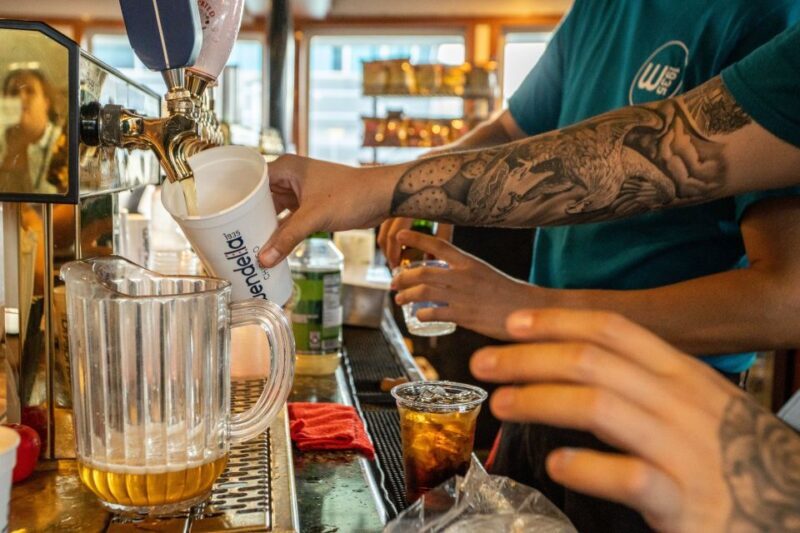 Chicago: 1.5-Hour Scenic Sunset Lake Cruise - FAQs