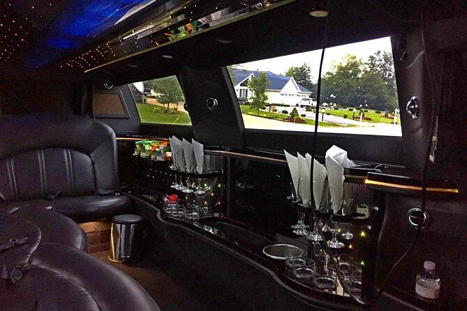 Chicago 2-Hour Sightseeing Transfer by Luxury Stretch Limo - What Does the Itinerary Look Like?
