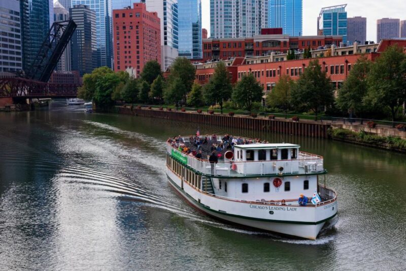 Chicago: Architecture Center Cruise on Chicago's First Lady - Who Should Consider This Tour?