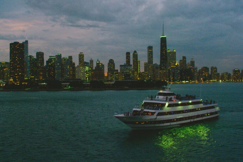 Chicago: Christmas Eve Lake Michigan Gourmet Dinner Cruise - The Experience: Setting Sail for Holiday Cheer