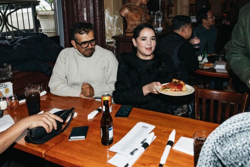 Chicago: Gangsters and Food Tasting Walking Tour - The Food: More Than Just Snacks