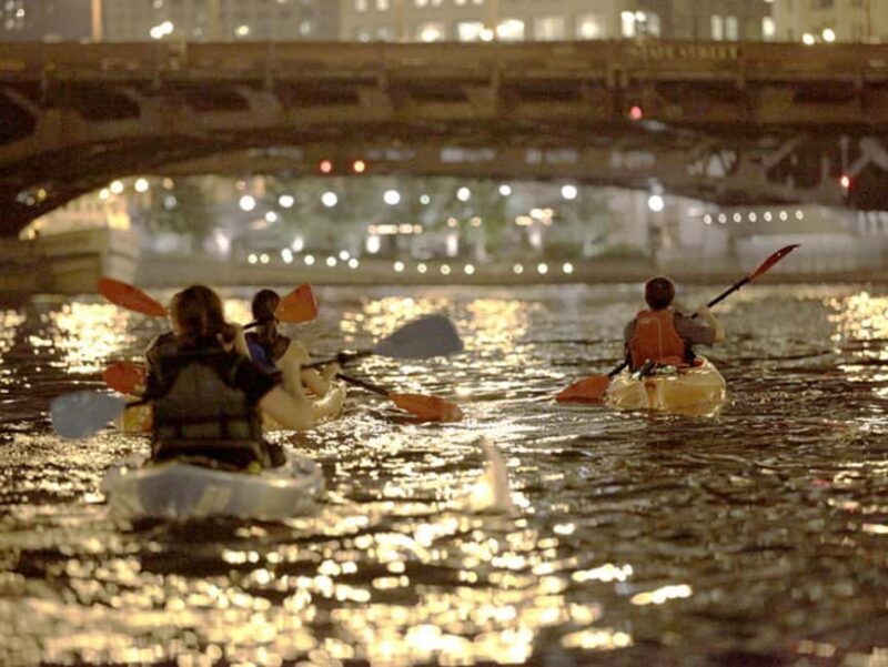 Chicago: Ghosts and Gangsters Night Kayak Tour - Key Points