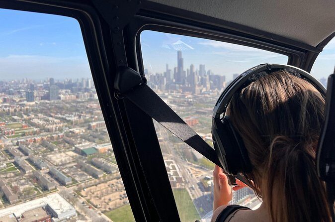Chicago Helicopter 10-Minute Tour for up to Three Passengers - Who Should Consider This Tour?