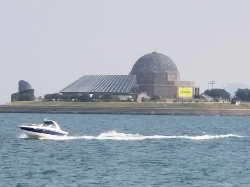 Chicago: Narrated Sightseeing River and Lake Cruise - Who Should Consider This Tour