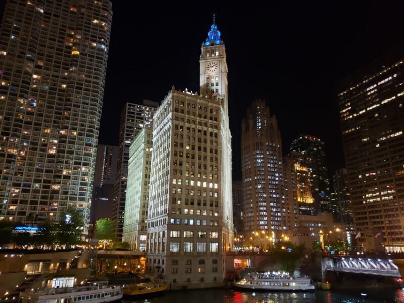 Chicago River: 1.5-Hour Guided Architecture Cruise - Accessibility for Children and Families