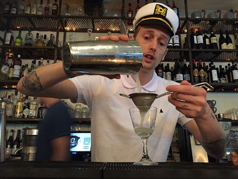 Chicago River: 1.5-Hour Guided Architecture Riverboat Tour - Included Amenities: Snacking and Drinking