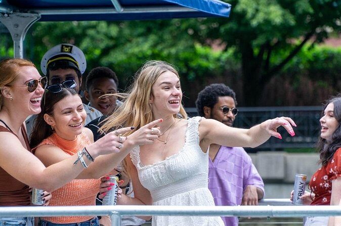 Chicago River Guided History Tour - FAQs