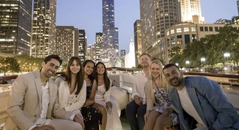 Chicago River: Guided Sunset Cocktail & Architecture Tour - A Closer Look at the Experience