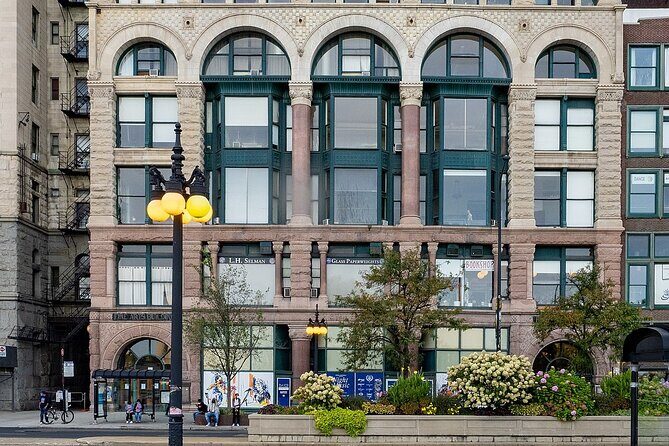 Chicago's Dark Side Self-Guided Smartphone Walking Tour - How Does the Experience Feel?